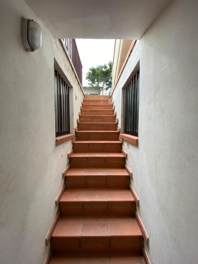 Free Parking - Blue Apartment Vicino Al Centro 西尔米奥奈 外观 照片