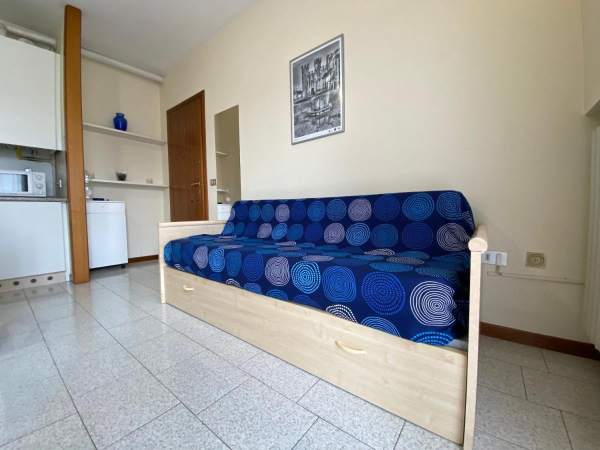 Free Parking - Blue Apartment Vicino Al Centro 西尔米奥奈 外观 照片