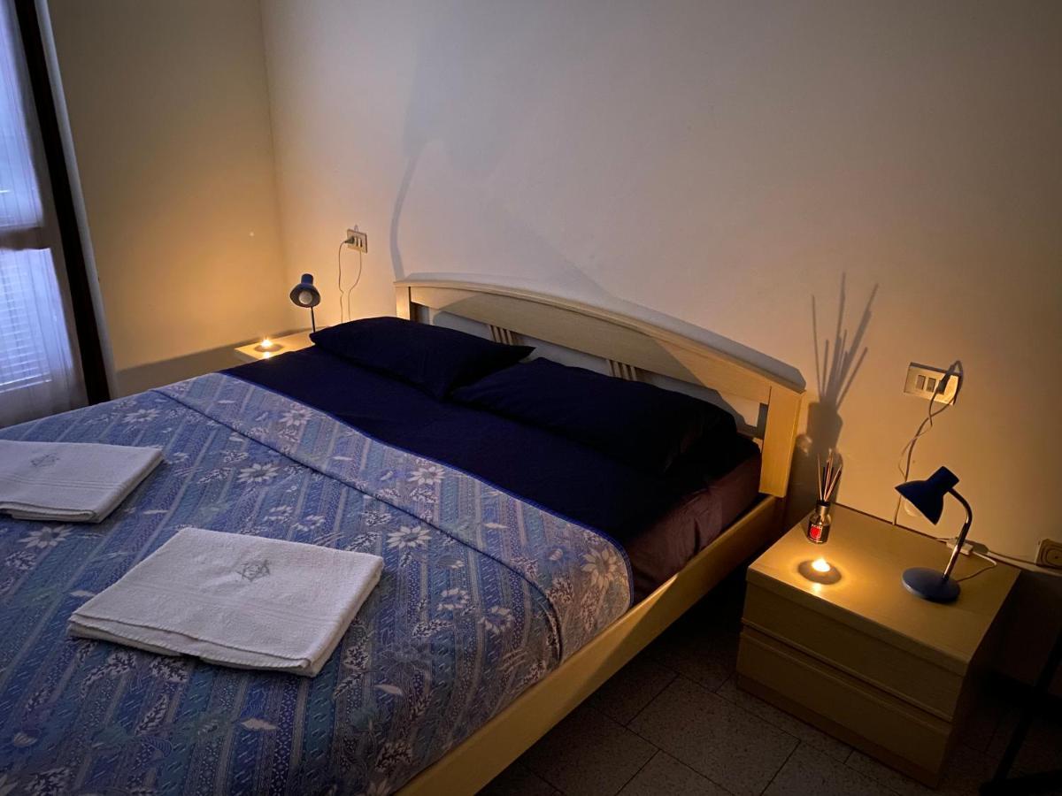 Free Parking - Blue Apartment Vicino Al Centro 西尔米奥奈 外观 照片