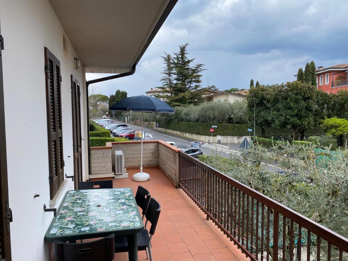Free Parking - Blue Apartment Vicino Al Centro 西尔米奥奈 外观 照片